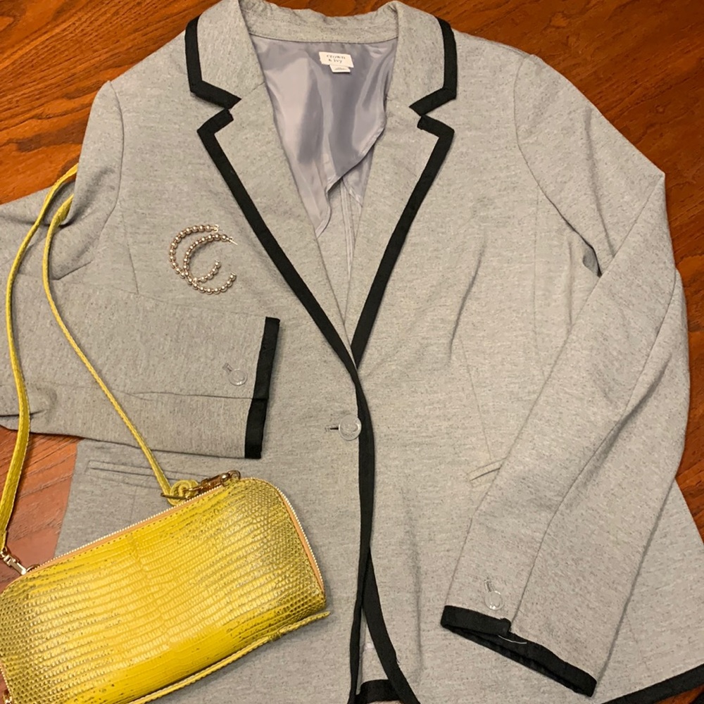 Crown & Ivy Blazer